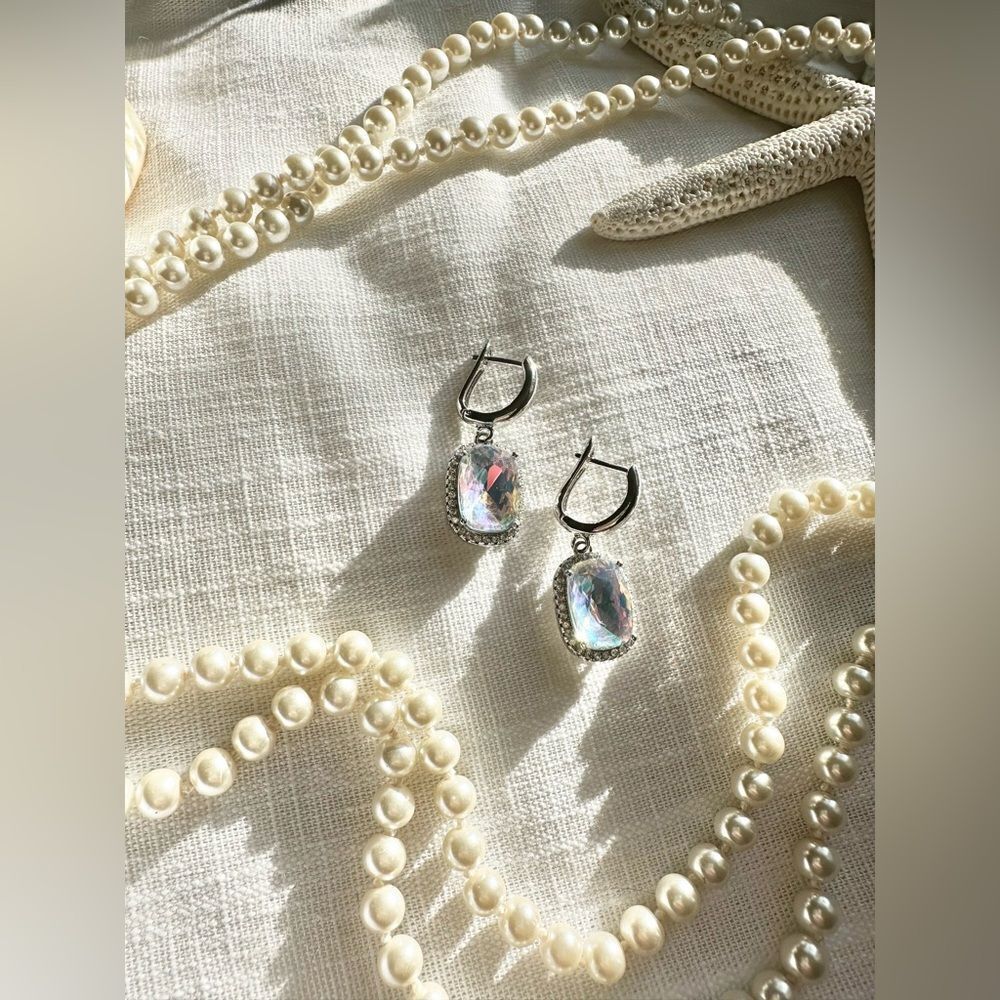 Iridescent silver color cubic zirconia earrings - Picture 9 of 10